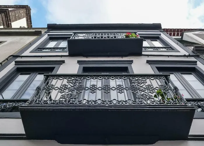 Cílio House * Ponta Delgada